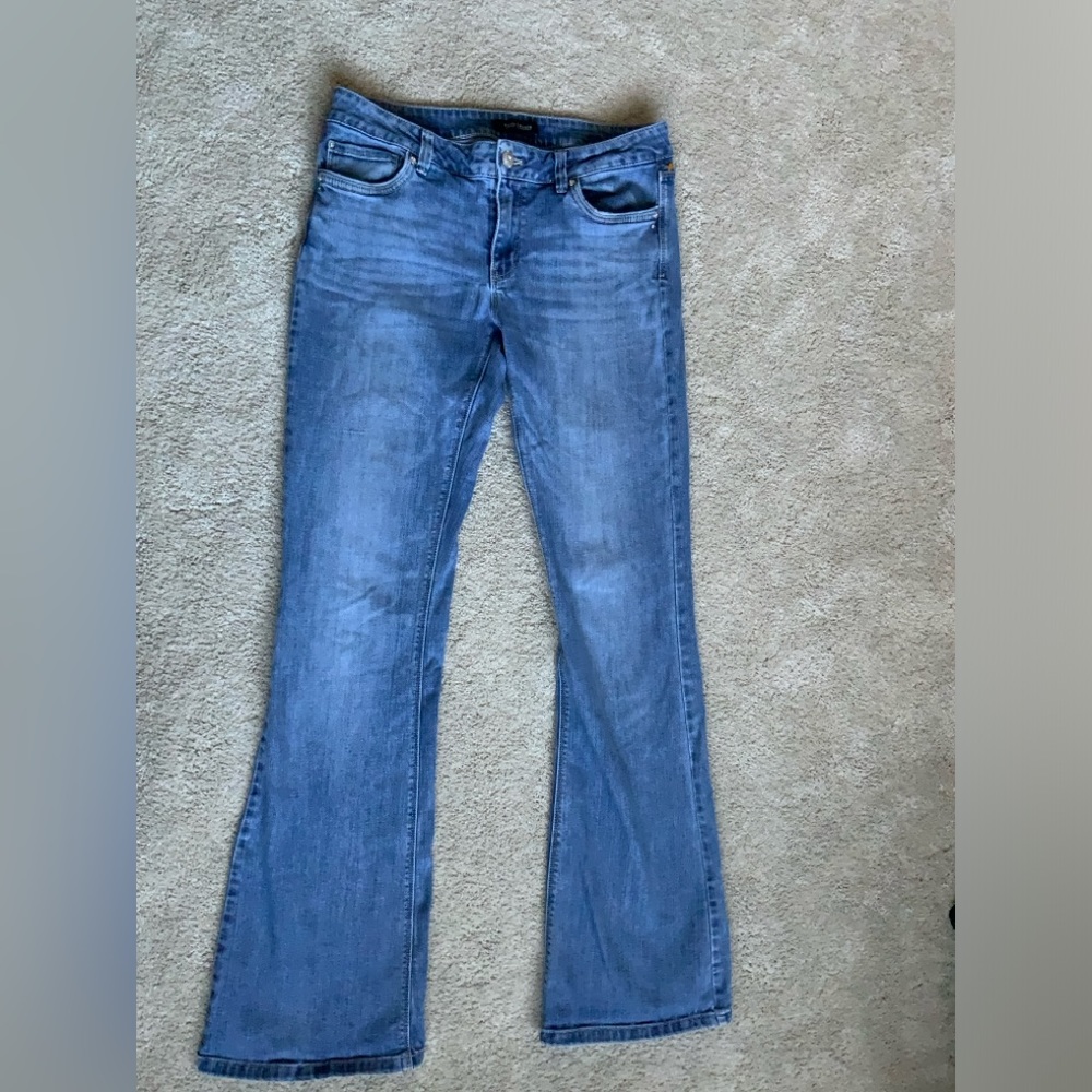 White House Black Market — Skinny Flare Jean — Size 8R